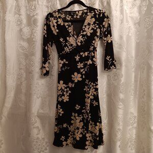 MY MICHELLE DRESS – BLACK BACKGROUND WHITE FLORAL PATTERN DRESS - Size M
